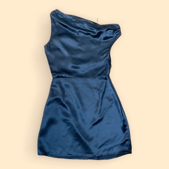 NWT Reformation Alanis One Shoulder Cowl Neck Silk Minidress Black Size 0 - Picture 4 of 5